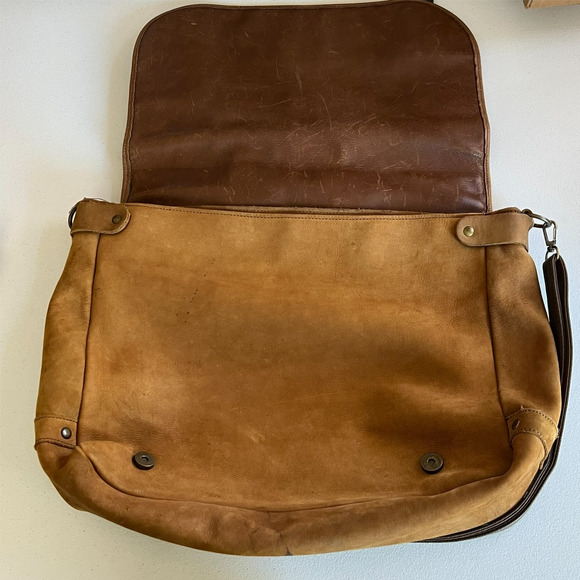 Unisex Brown Genuine Leather Crossbody Messenger Saddle Bag - Picture 6 of 16